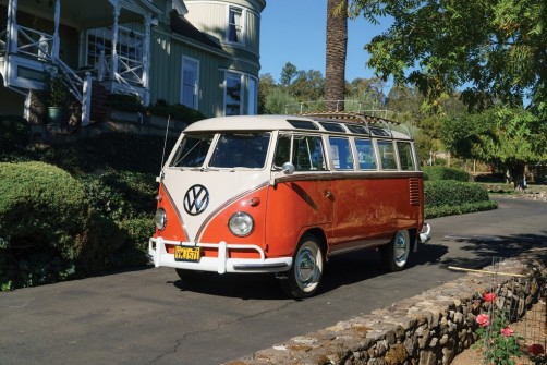 Bei RM Sotheby's versteigert: Der VW Bus Deluxe (1960) für 207 200 Dollar (176 100 Euro).  Foto: Auto-Medienportal.Net/Sotheby's/David Bush