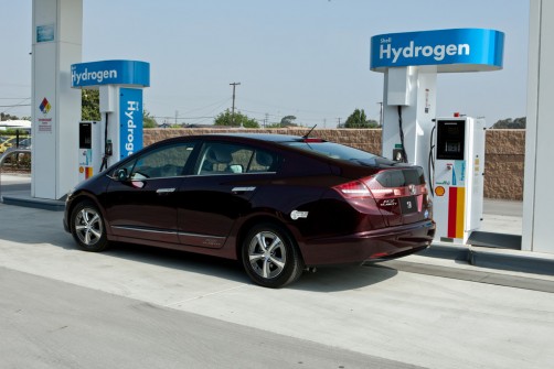 Wasserstofftankstelle mit Honda FCX Clarity eingeweiht.  Foto: Auto-Medienportal.Net/Honda