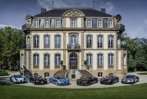 Die sechs Modelle der Edition „Les Légendes de Bugatti“ am Stammsitz der Marke in Molsheim.  Foto: Auto-Medienportal.Net/Bugatti