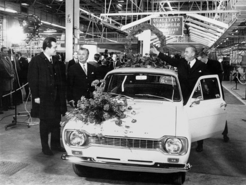 Das erste Modell, das im Ford-Werk in Saarlouis nach Start der Produktion 1970 vom Band lief, war ein Escort.  Foto: Ford