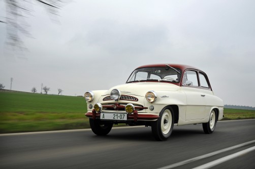 Skoda 440 Spartak. in zeitgenössischem Rallye-Trimm der 1950er-Jahre.  Foto: Auto-Medienportal.Net/Skoda