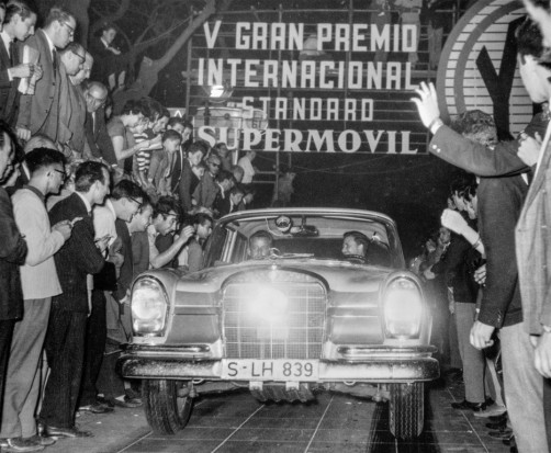 Großer Straßenpreis für Tourenwagen von Argentinien 1961: Hans Herrmann und Rainer Günzler mit einem Mercedes-Benz 220 SE.  Foto: Auto-Medienportal.Net/Daimler