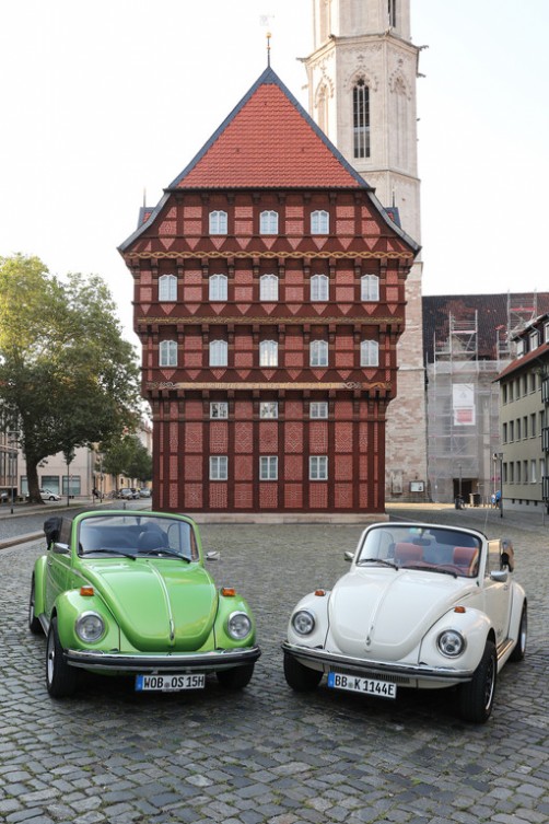 Original (links) und E-Umbau des VW Käfer.  Foto: Auto-Medienportal.Net/Volkswagen 
