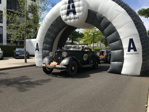Oldtimer in der Autostadt: Dodge Roadster (Bj. 1933) erreicht Etappenziel bei Peking to Paris Motor Challenge 2019.  Foto: Auto-Medienportal.Net